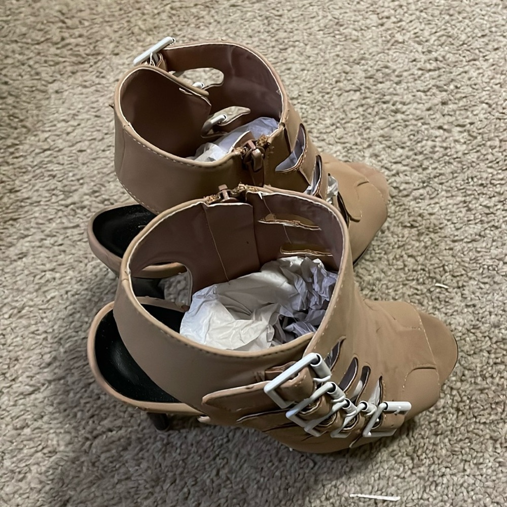 High Heel Tan Shoes